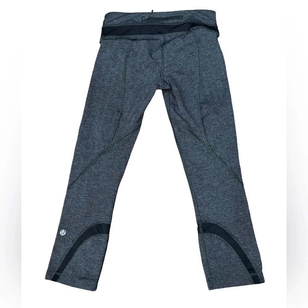 Lululemon Run Inspire Crop ll Size 4 All Luxtreme Black Heathered Leggings - Picture 10 of 12
